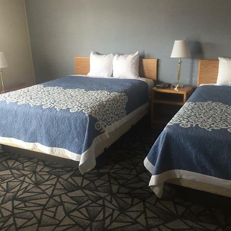 Tomahawk Motor Lodge Ривъртън Екстериор снимка