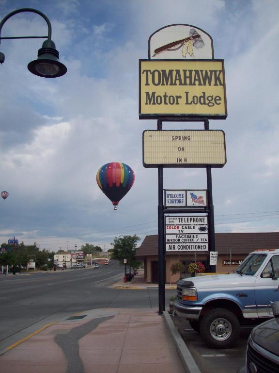 Tomahawk Motor Lodge Ривъртън Екстериор снимка