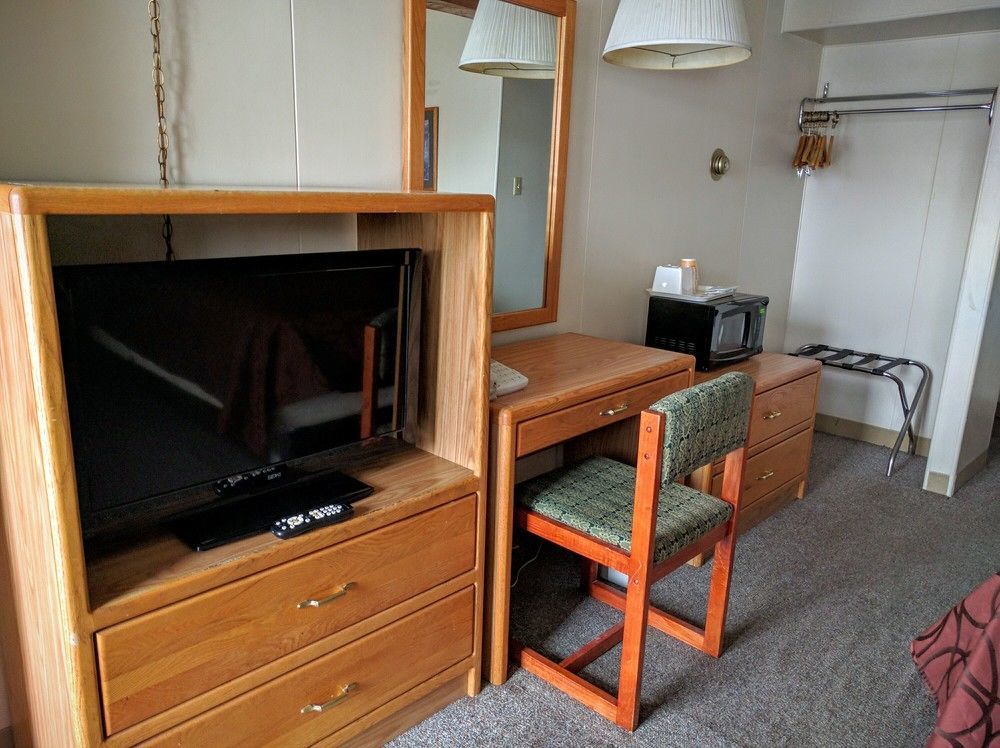Tomahawk Motor Lodge Ривъртън Екстериор снимка