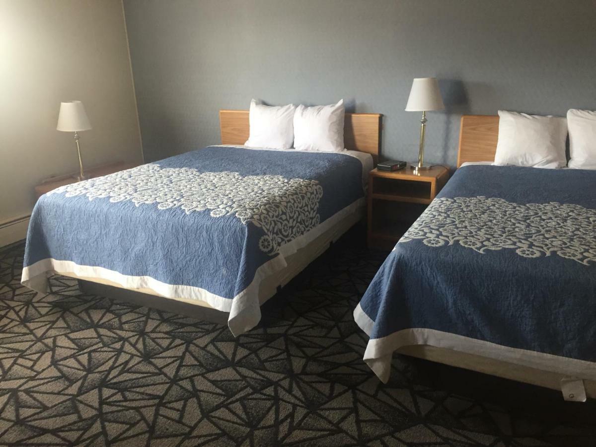 Tomahawk Motor Lodge Ривъртън Екстериор снимка